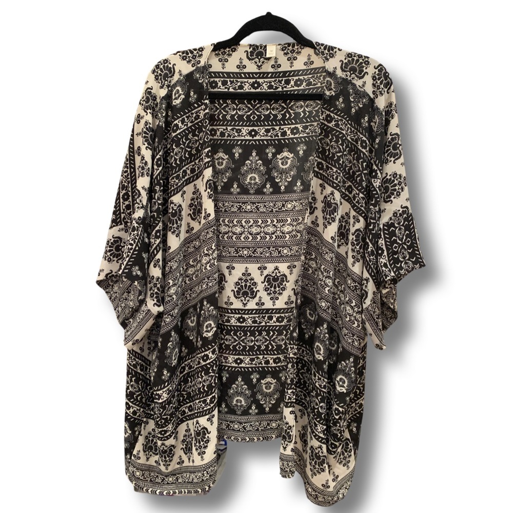 Francesca’s Kimono, size S